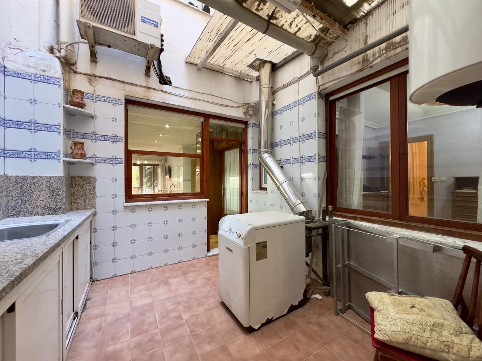 4 bedroom Apartment for sale in Aspe with garage - € 139,900 (Ref: 9524384)