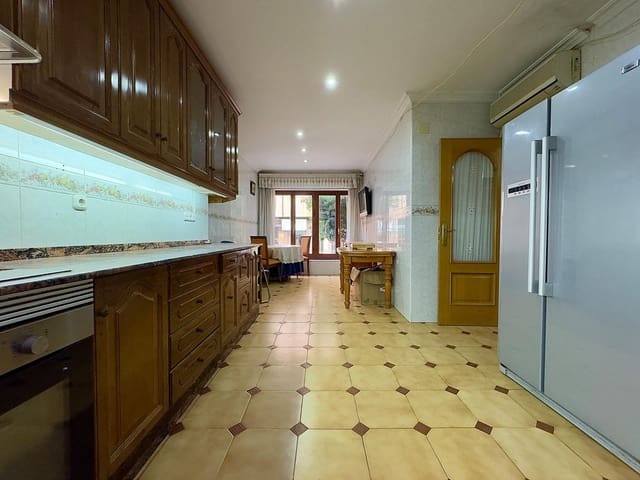 4 bedroom Apartment for sale in Aspe with garage - € 139,900 (Ref: 9524384)