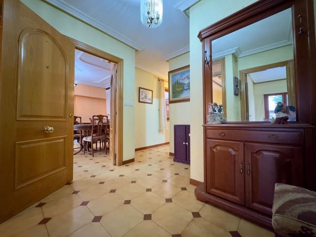 4 bedroom Apartment for sale in Aspe with garage - € 139,900 (Ref: 9524384)