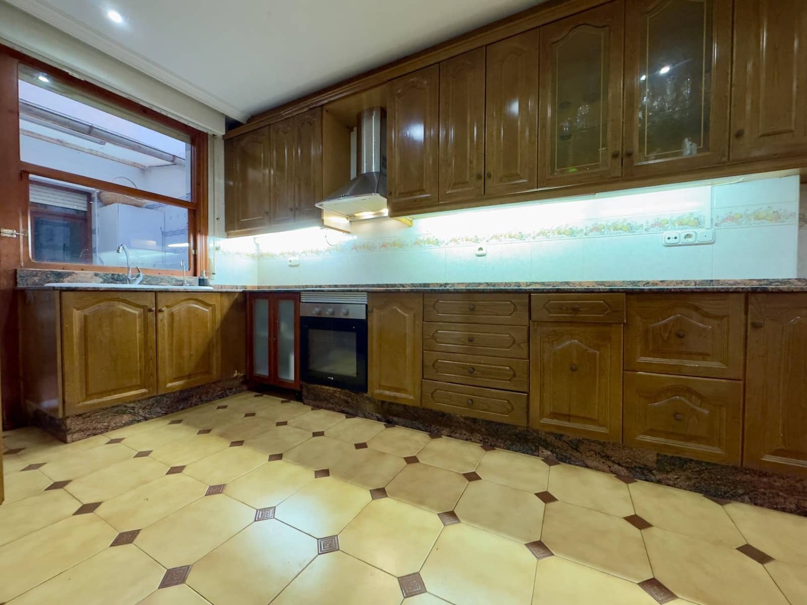 4 bedroom Apartment for sale in Aspe with garage - € 139,900 (Ref: 9524384)