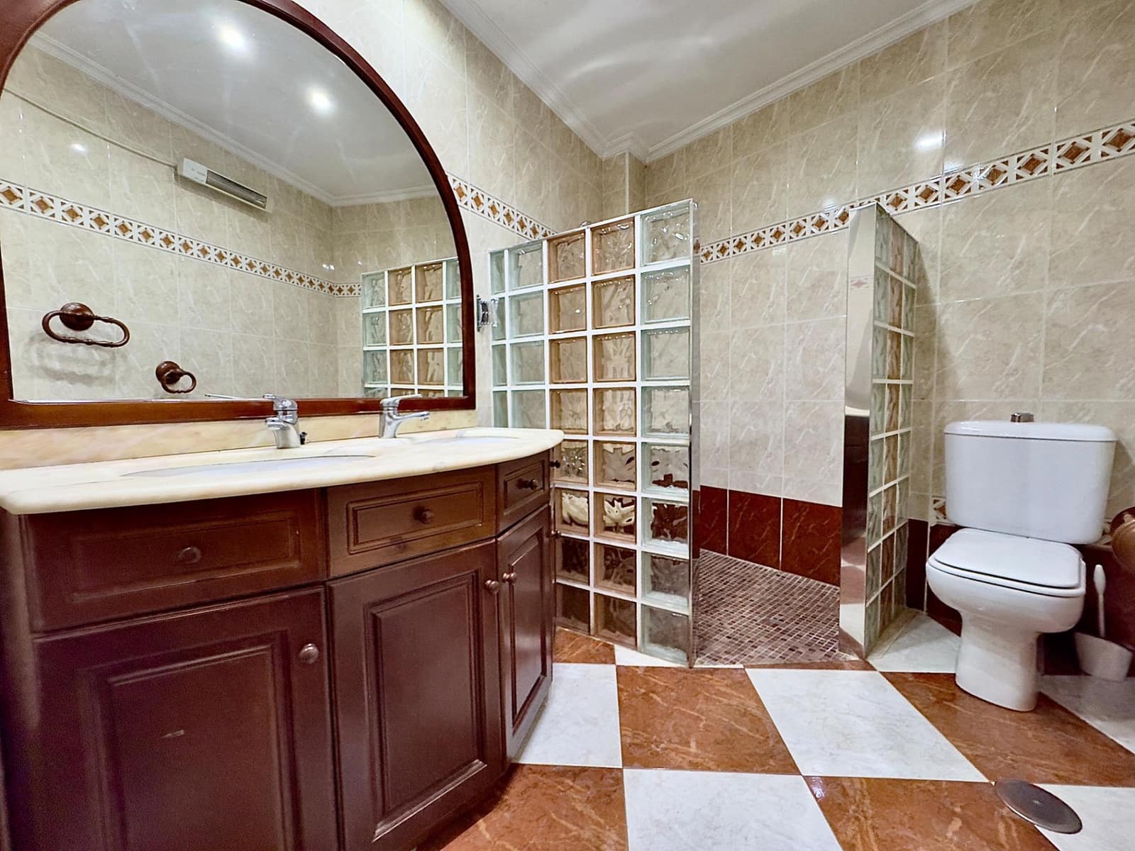 4 bedroom Apartment for sale in Aspe with garage - € 139,900 (Ref: 9524384)