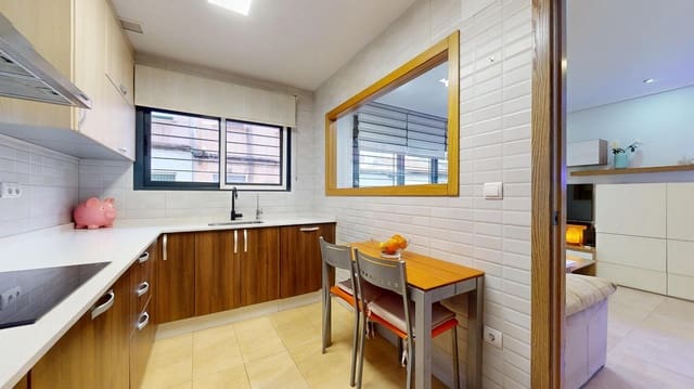 Piso de 3 habitaciones en Elche / Elx en venta con garaje - 179.000 € (Ref: 9551623)