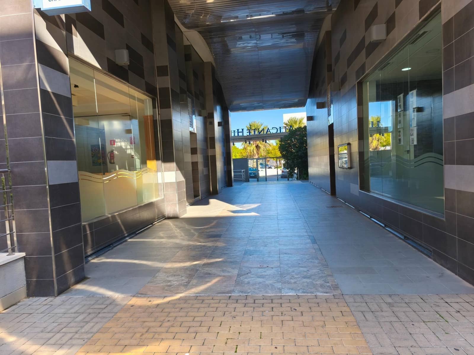 Apartamento de 1 habitación en Alicante / Alacant ciudad en venta con piscina garaje - 144.900 € (Ref: 9574692)