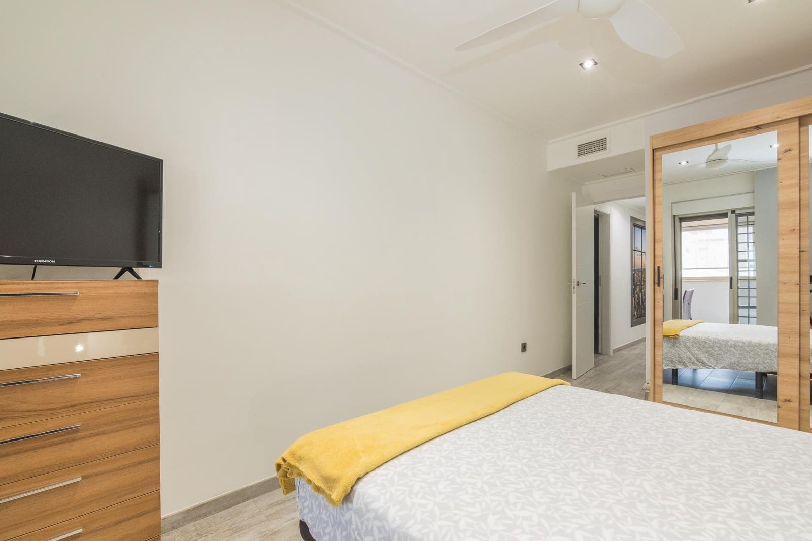 2 slaapkamer Flat te huur in Elche / Elx met zwembad - € 1.200 (Ref: 9583000)