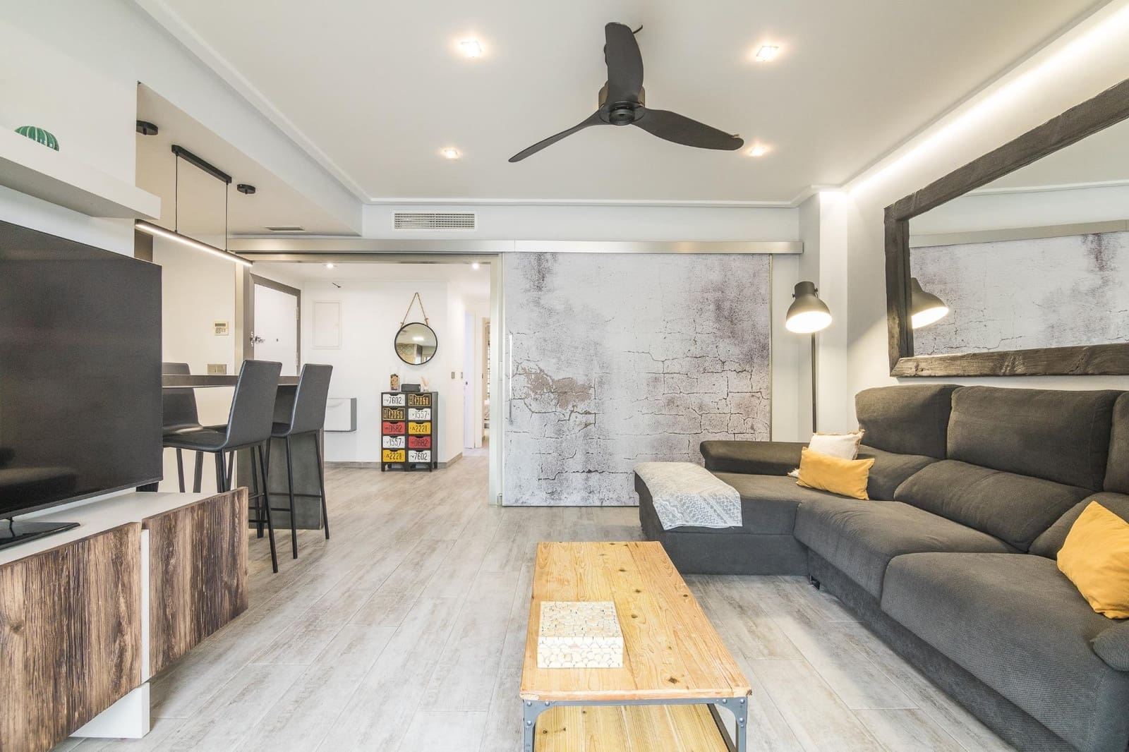 2 slaapkamer Flat te huur in Elche / Elx met zwembad - € 1.200 (Ref: 9583000)