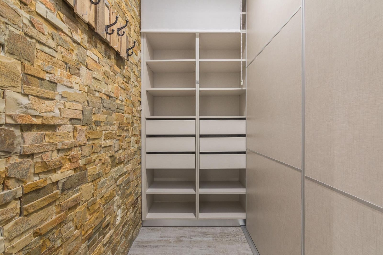 2 slaapkamer Flat te huur in Elche / Elx met zwembad - € 1.200 (Ref: 9583000)