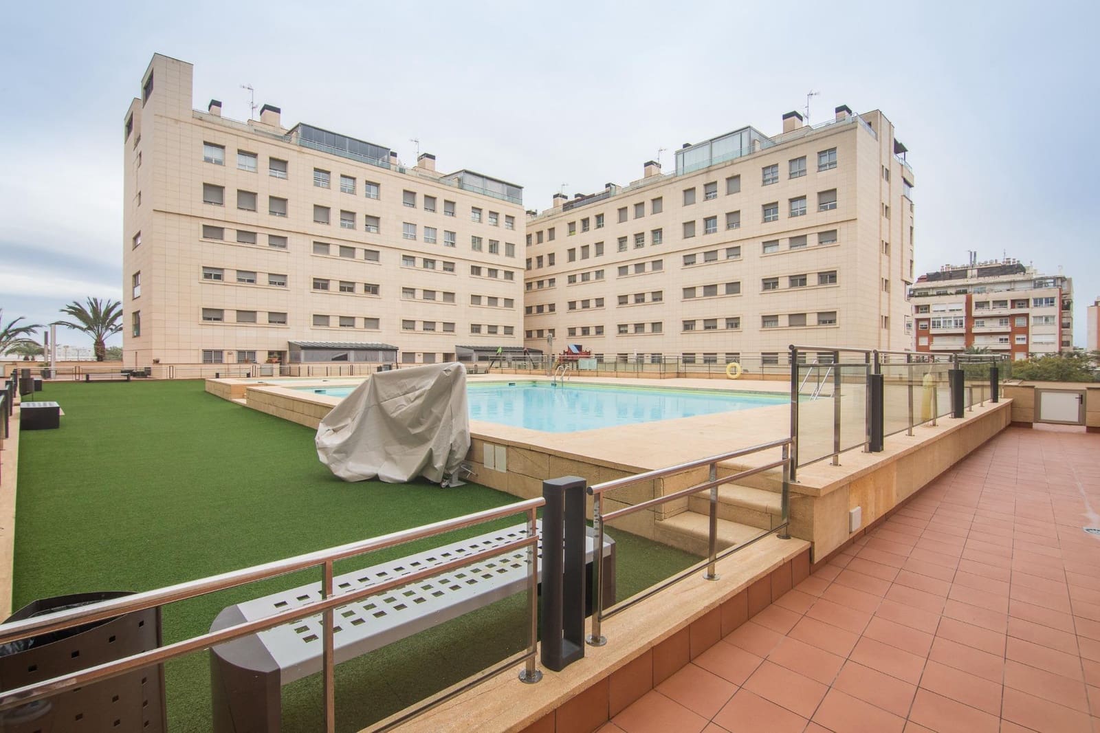 2 slaapkamer Flat te huur in Elche / Elx met zwembad - € 1.200 (Ref: 9583000)