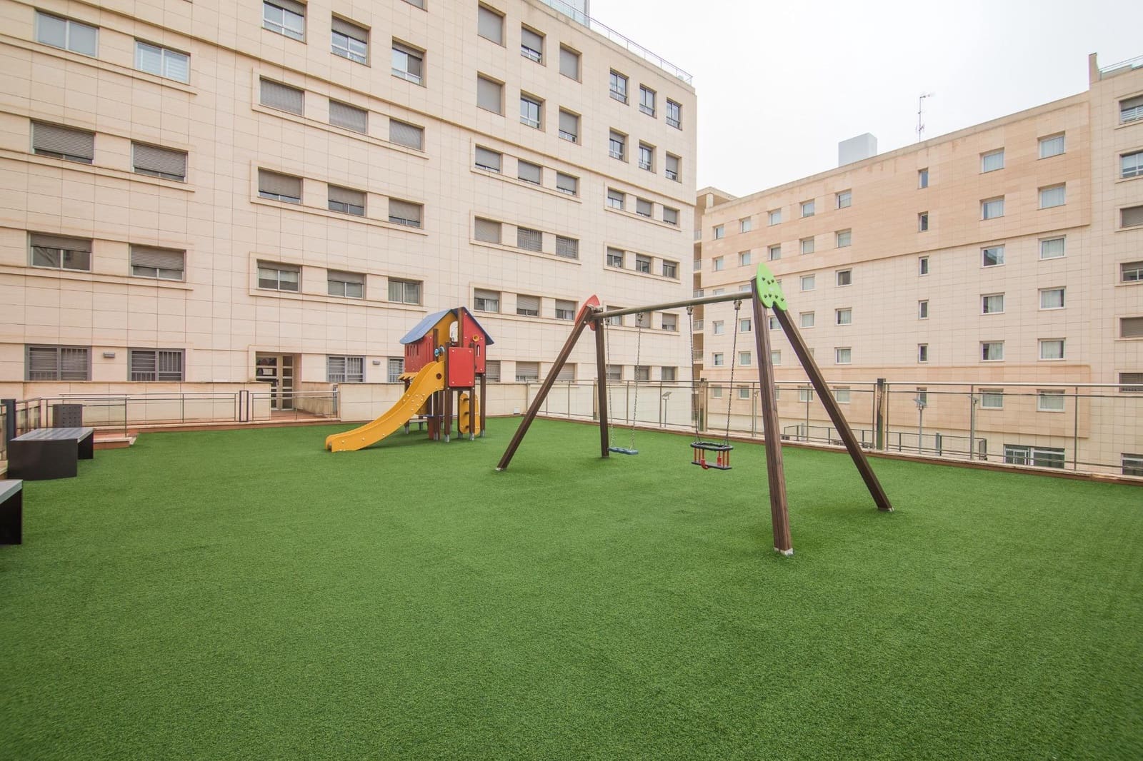 2 slaapkamer Flat te huur in Elche / Elx met zwembad - € 1.200 (Ref: 9583000)