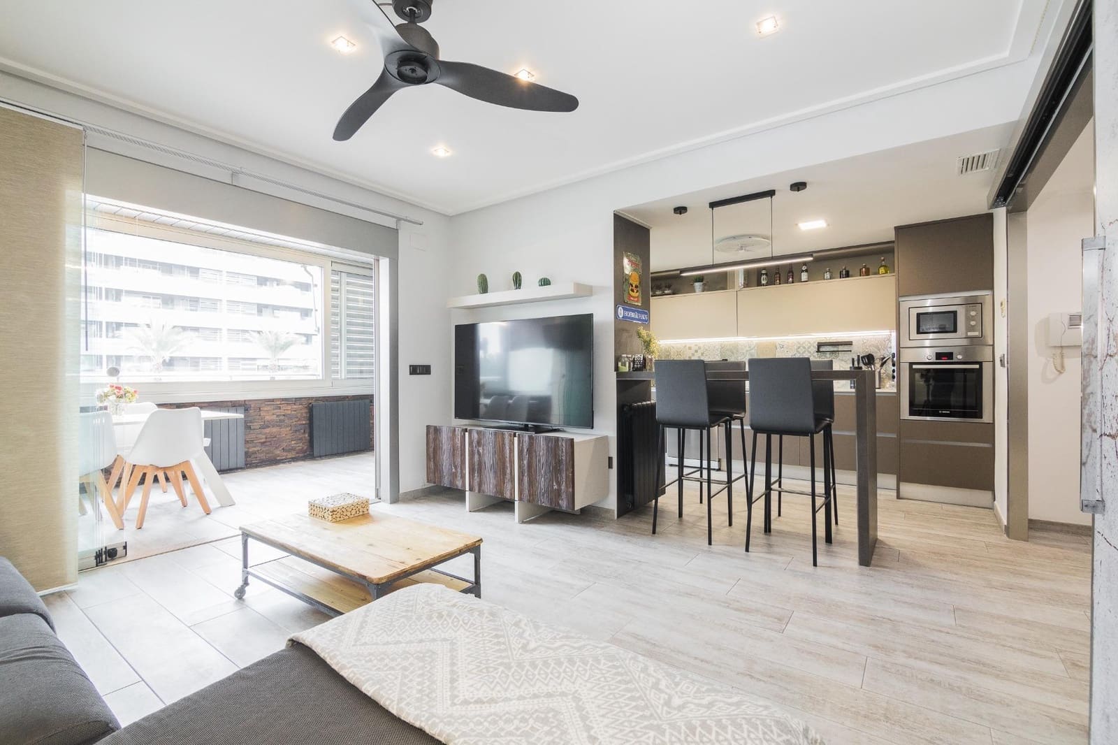 2 bedroom Flat for rent in Elche / Elx with pool - € 1,200 (Ref: 9583000)