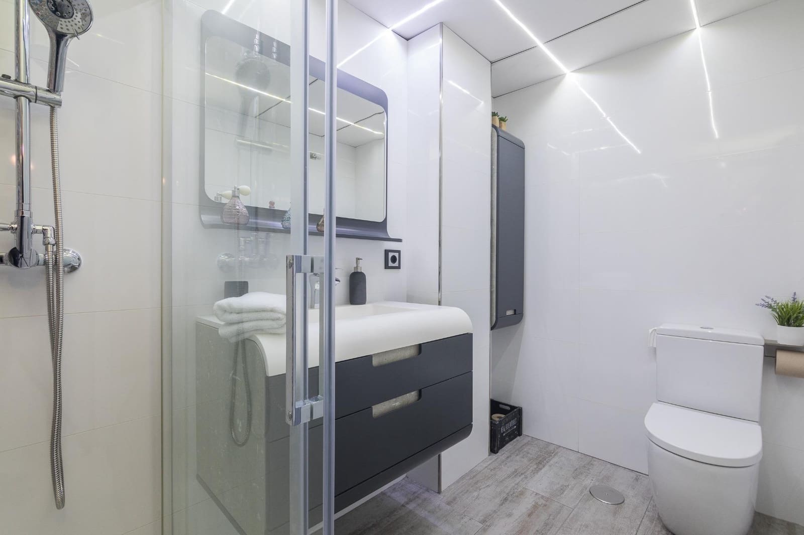 2 bedroom Flat for rent in Elche / Elx with pool - € 1,200 (Ref: 9583000)