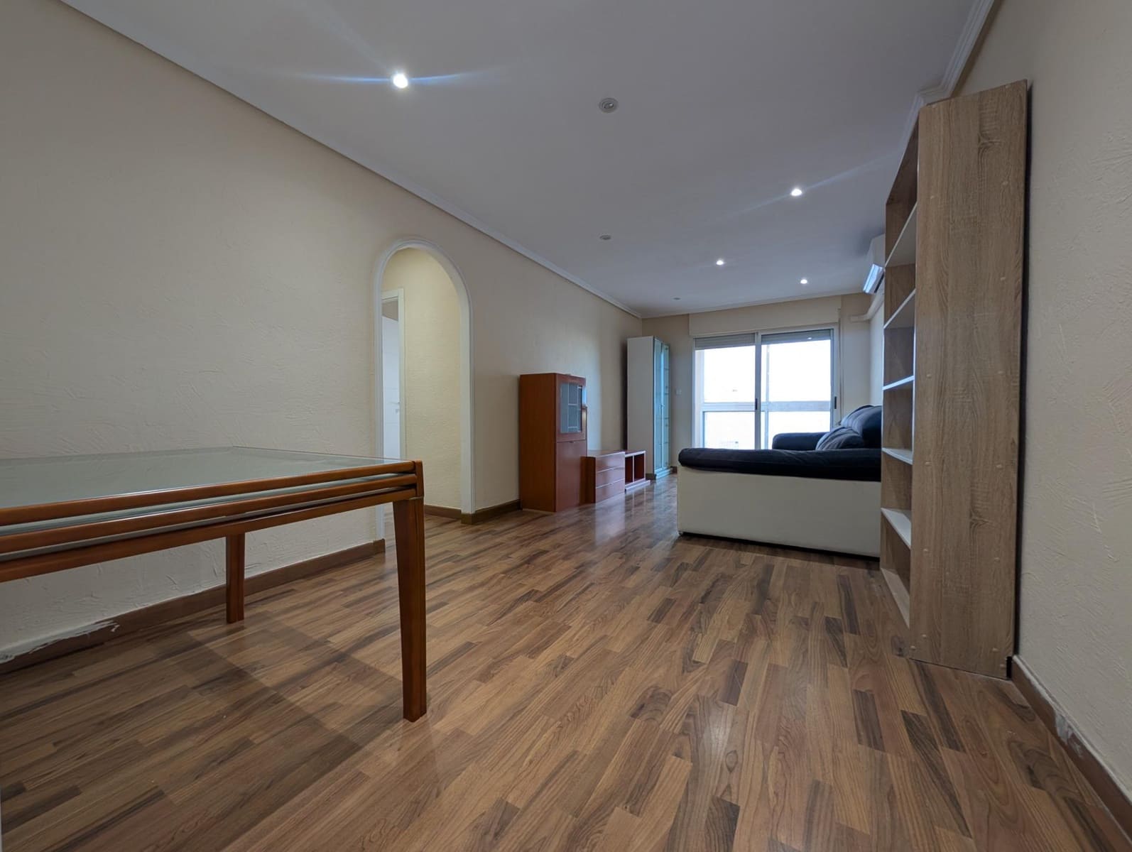 3 slaapkamer Flat te huur in Elche / Elx met garage - € 900 (Ref: 9586586)