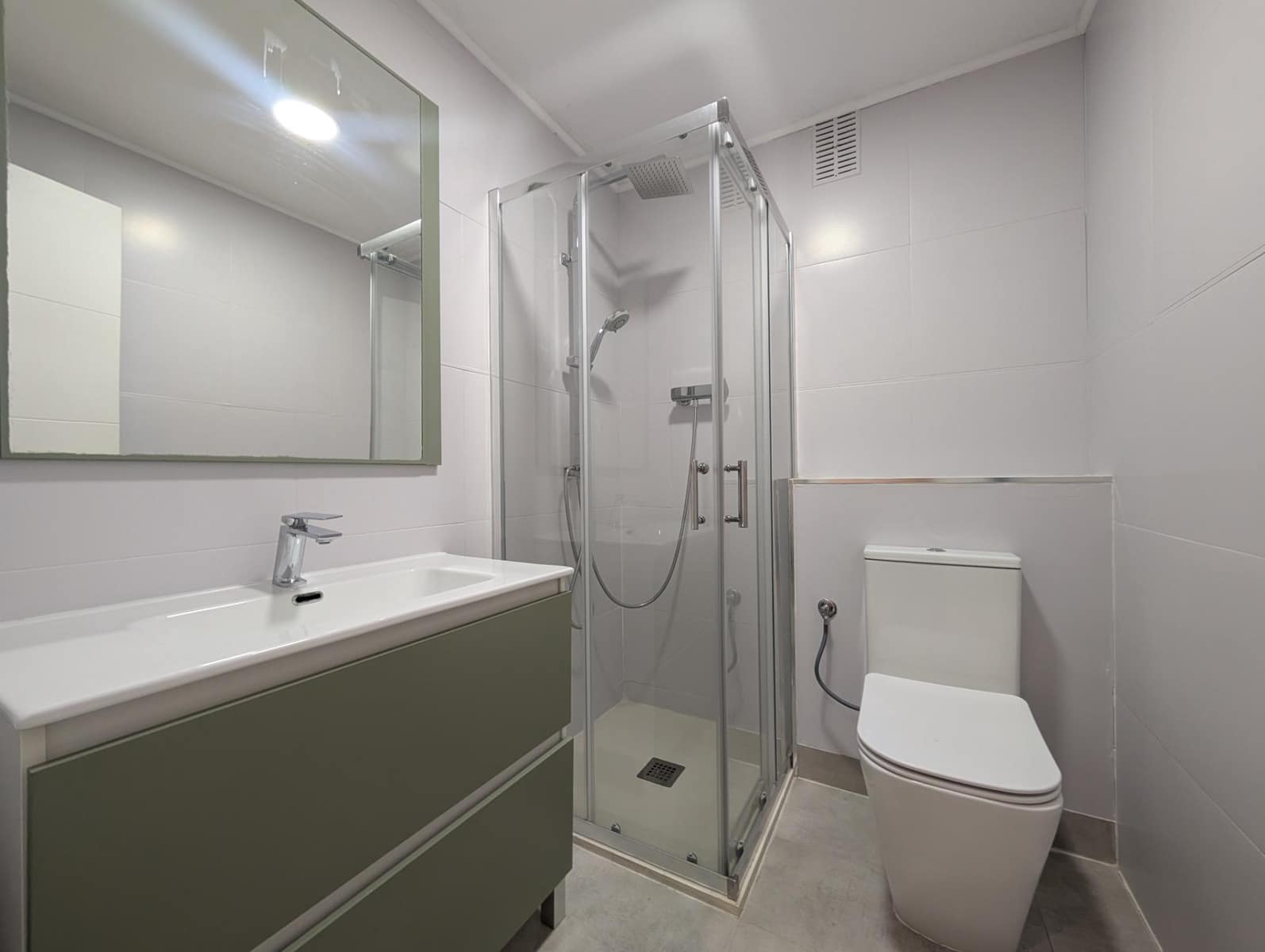 3 slaapkamer Flat te huur in Elche / Elx met garage - € 900 (Ref: 9586586)