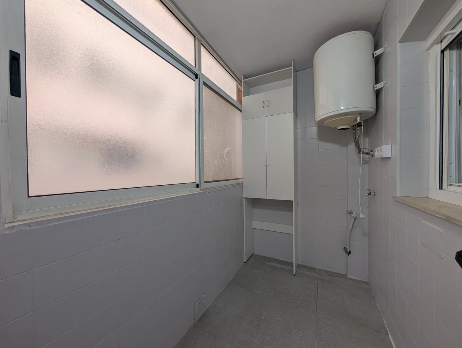 3 slaapkamer Flat te huur in Elche / Elx met garage - € 900 (Ref: 9586586)