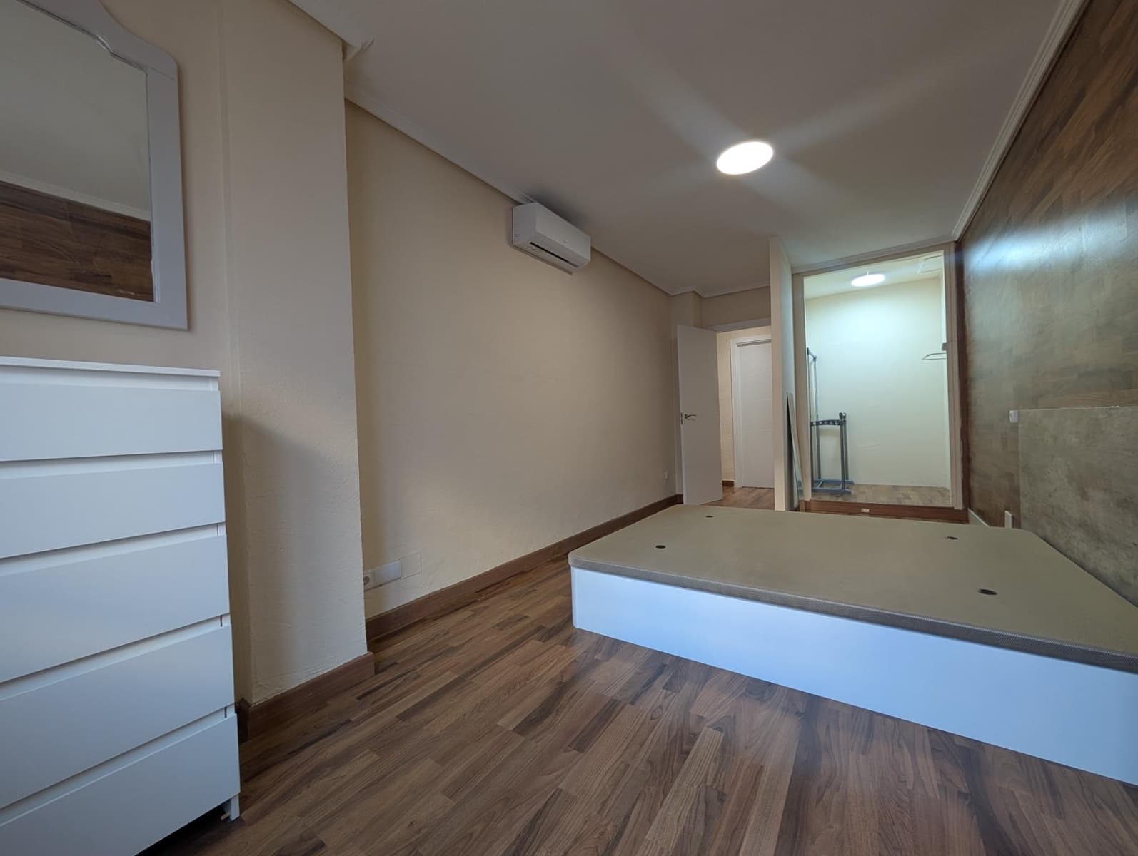 3 slaapkamer Flat te huur in Elche / Elx met garage - € 900 (Ref: 9586586)
