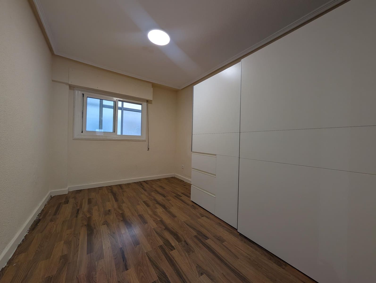 3 slaapkamer Flat te huur in Elche / Elx met garage - € 900 (Ref: 9586586)