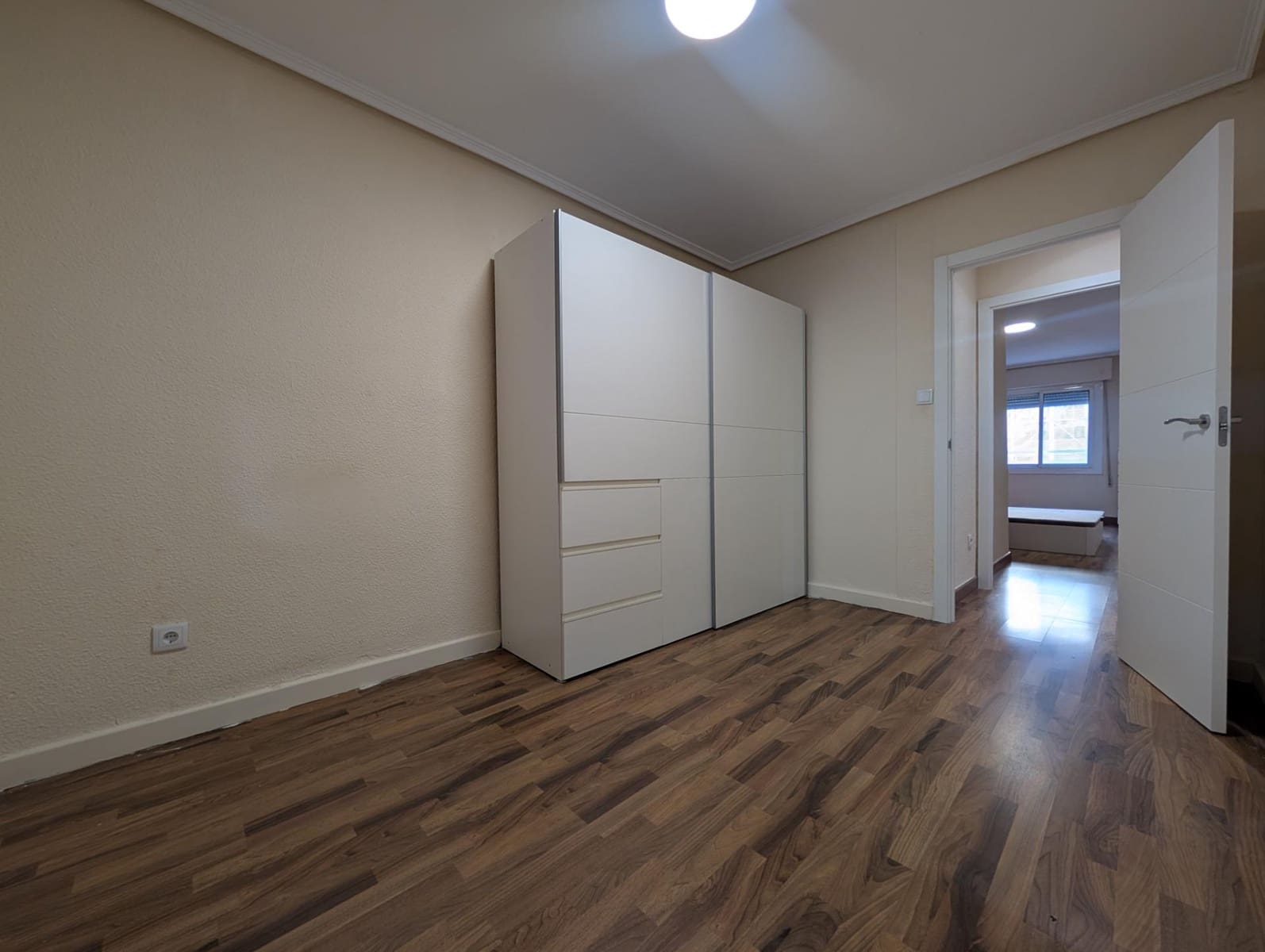 3 slaapkamer Flat te huur in Elche / Elx met garage - € 900 (Ref: 9586586)