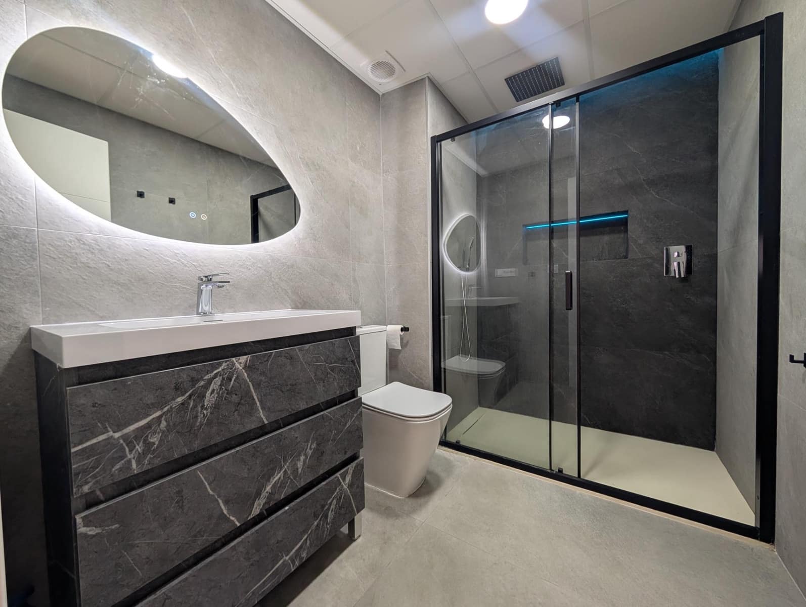 3 slaapkamer Flat te huur in Elche / Elx met garage - € 900 (Ref: 9586586)