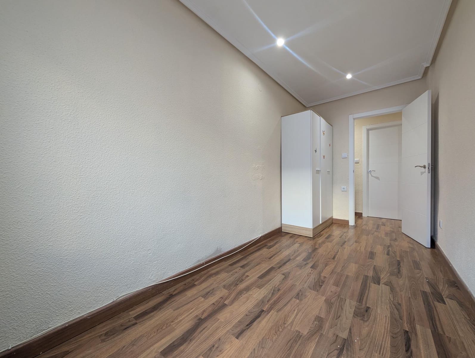 3 slaapkamer Flat te huur in Elche / Elx met garage - € 900 (Ref: 9586586)