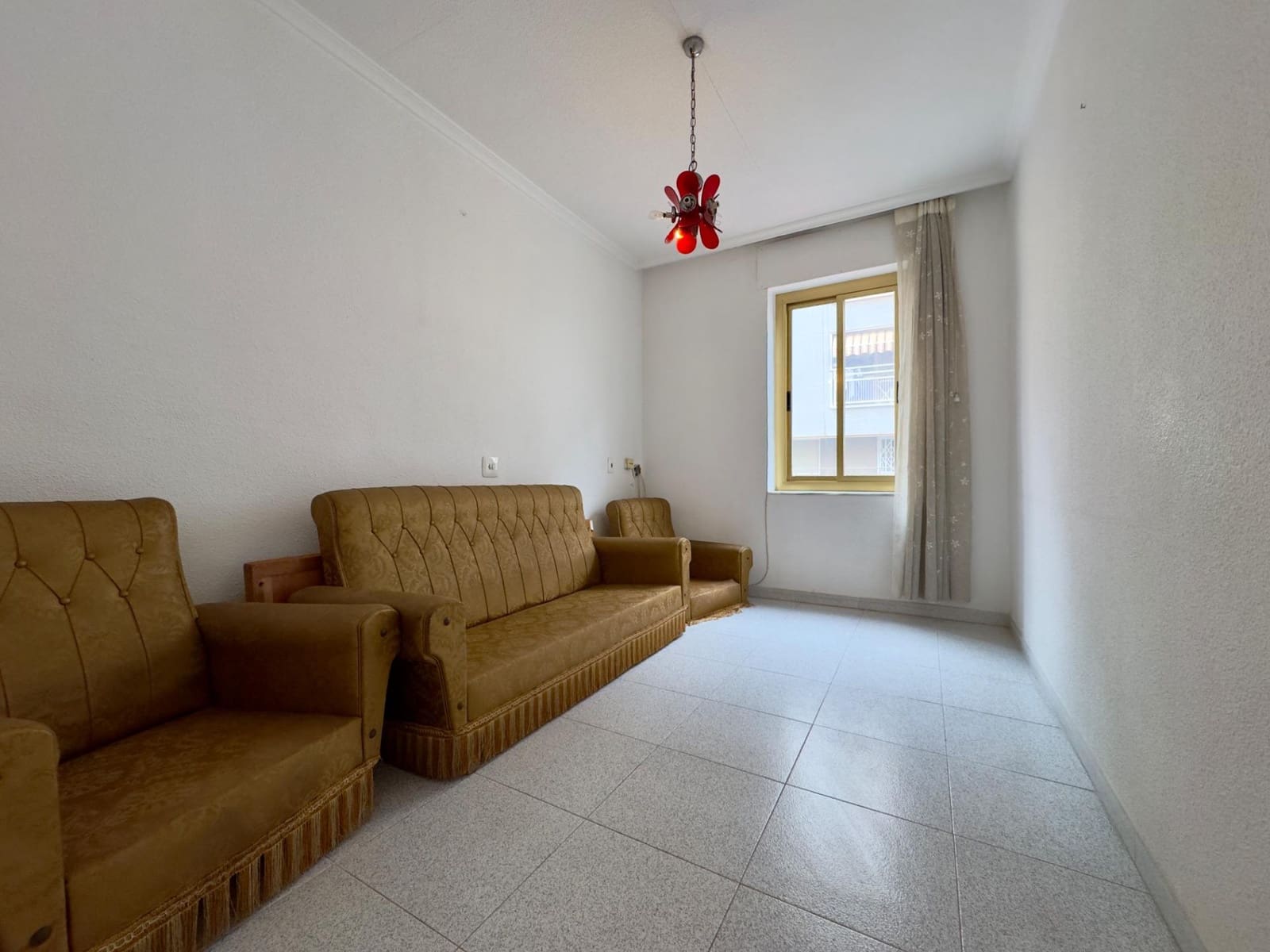 3 Zimmer Wohnung zu verkaufen in Elche / Elx - 105.000 € (Ref: 9596232)