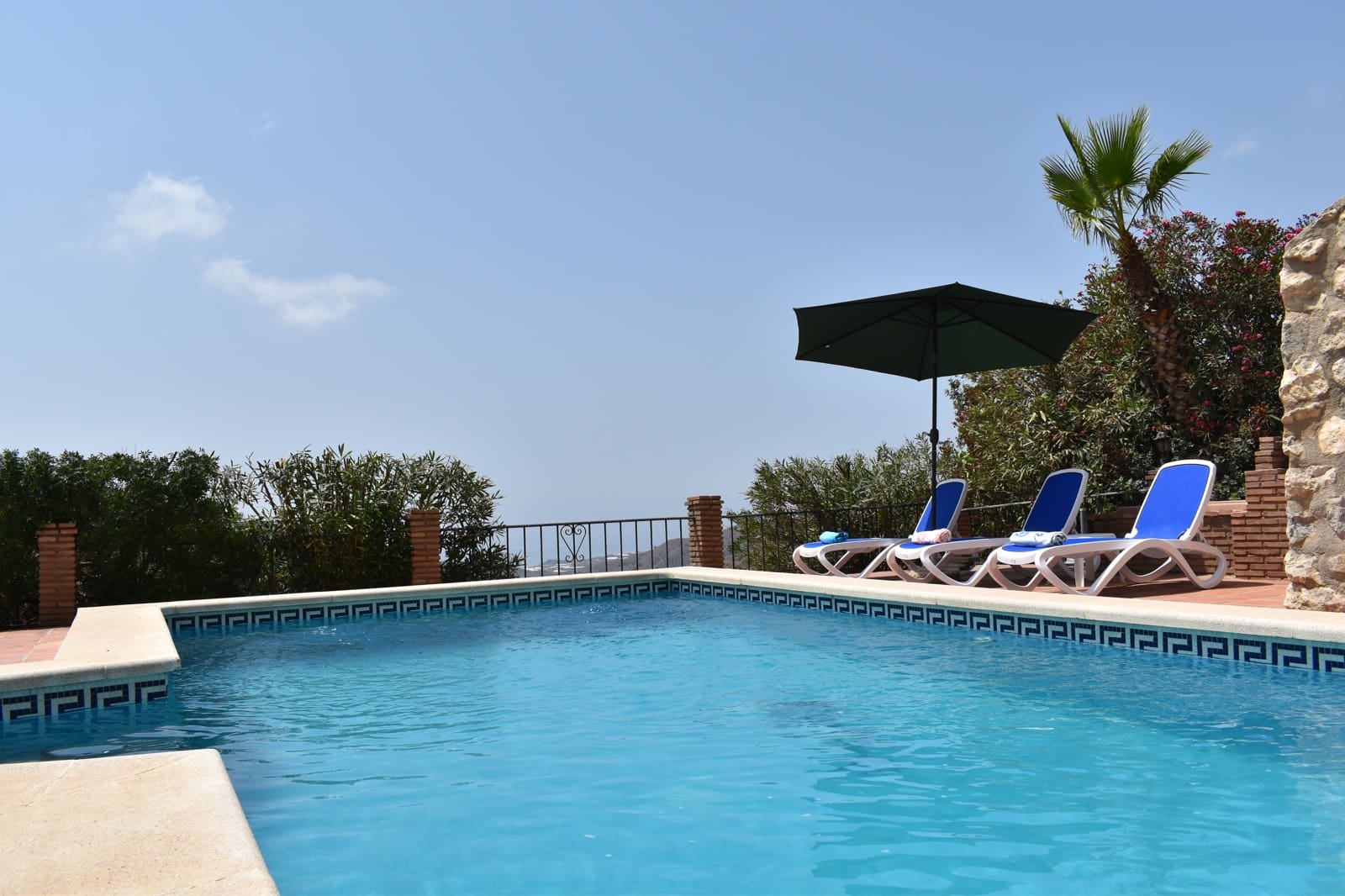 3 slaapkamer Finca/Landhuis voor vakantieverhuur in Competa met zwembad - € 575 (Ref: 7238278)