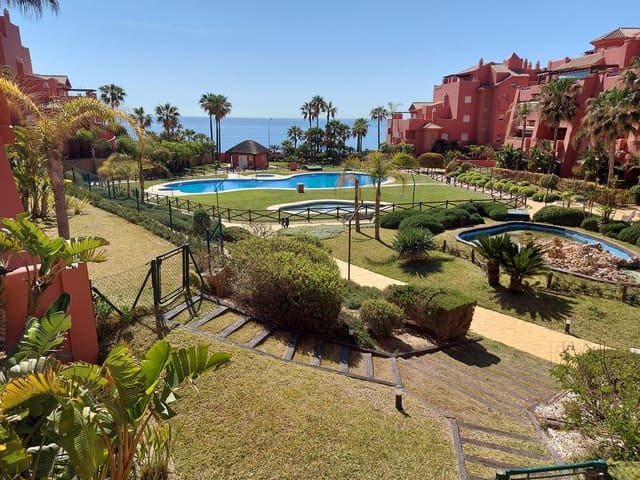 2 bedroom Beach Apartment for holiday rental in Torrox-Costa, Torrox with pool garage - € 590 (Ref: 8121503)