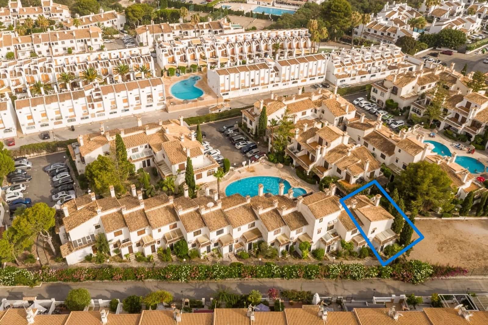 3 chambre Villa/Maison Mitoyenne à vendre à Cabo Roig avec piscine garage - 320 000 € (Ref: 10039236)