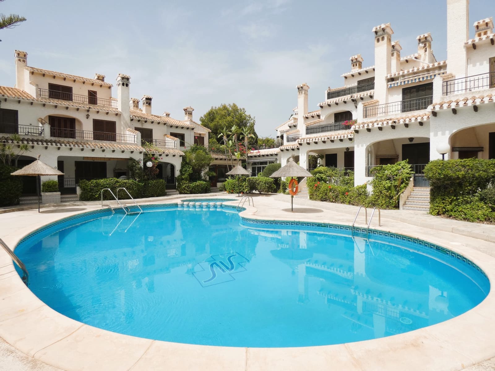 3 chambre Villa/Maison Mitoyenne à vendre à Cabo Roig avec piscine garage - 320 000 € (Ref: 10039236)