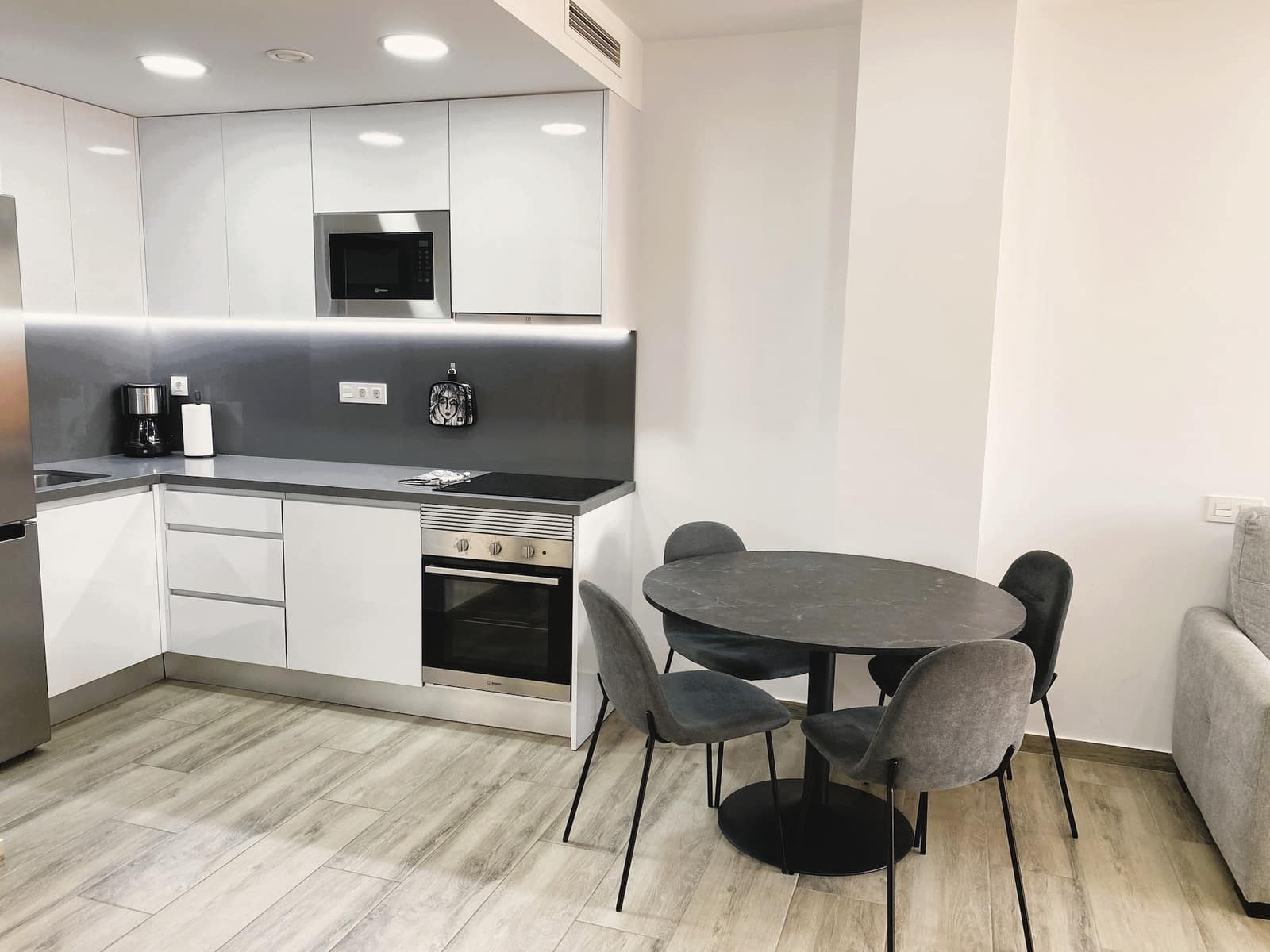1 soveværelse Lejlighed til salg i Torrevieja med swimmingpool - € 209.000 (Ref: 10057602)