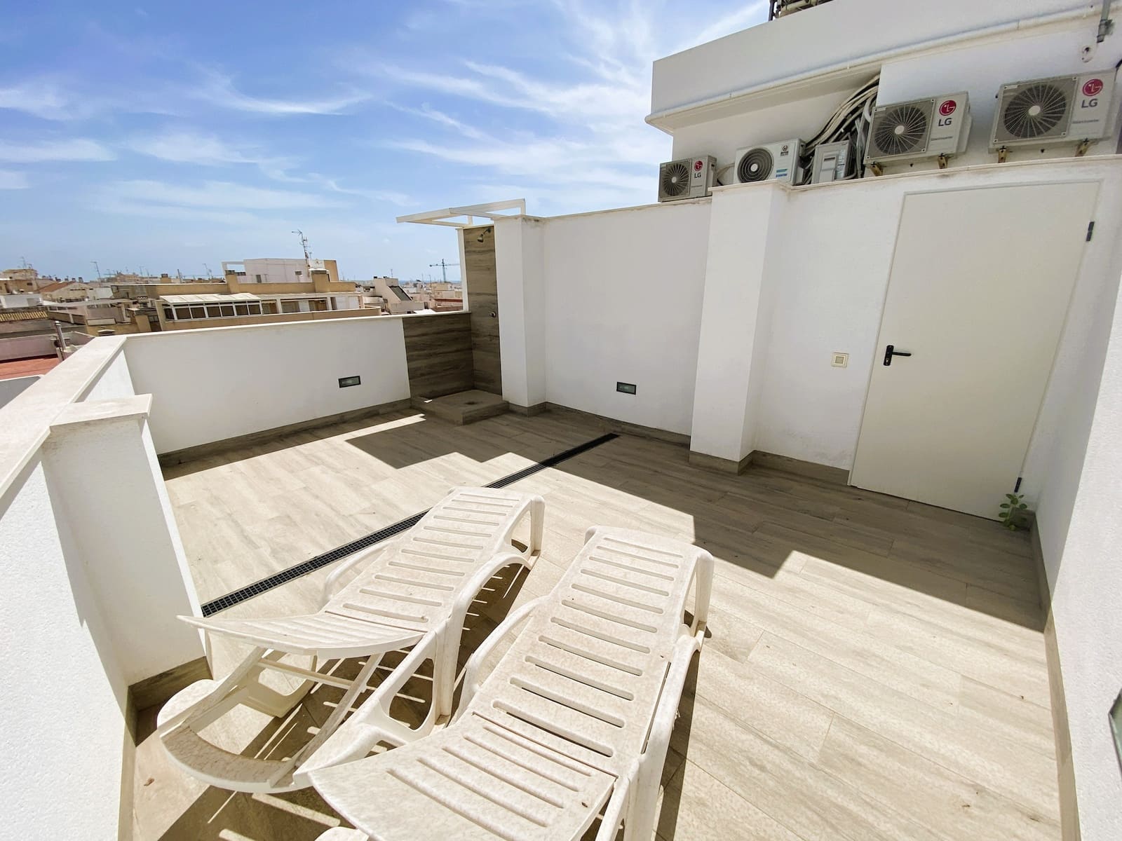 1 soveværelse Lejlighed til salg i Torrevieja med swimmingpool - € 209.000 (Ref: 10057602)