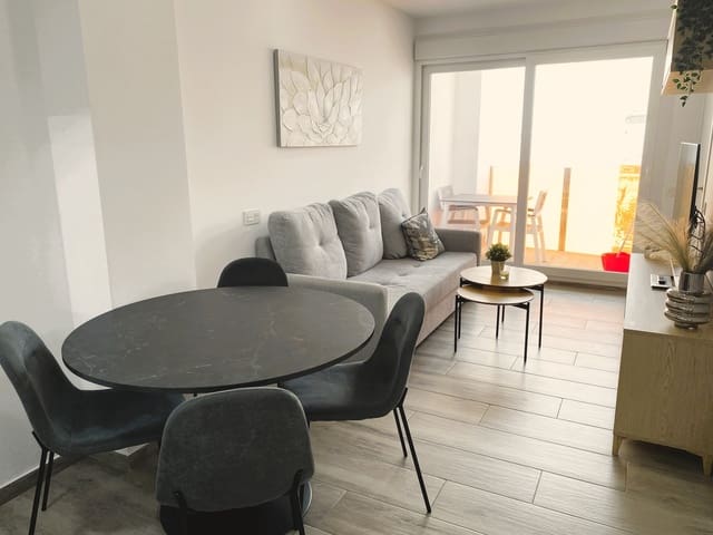 1 makuuhuone Rivitalo myytävänä paikassa Las Piscinas Naturales, Torrevieja mukana uima-altaan - 209 000 € (Ref: 10057602)