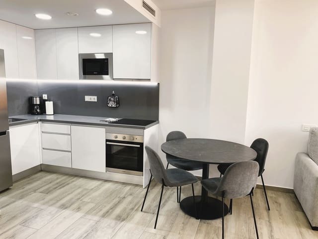 1 makuuhuone Rivitalo myytävänä paikassa Las Piscinas Naturales, Torrevieja mukana uima-altaan - 209 000 € (Ref: 10057602)