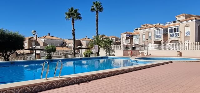 2 makuuhuone Omakotitalo myytävänä paikassa Aguas Nuevas, Torrevieja mukana uima-altaan 
autotalli - 219 900 € (Ref: 10085026)