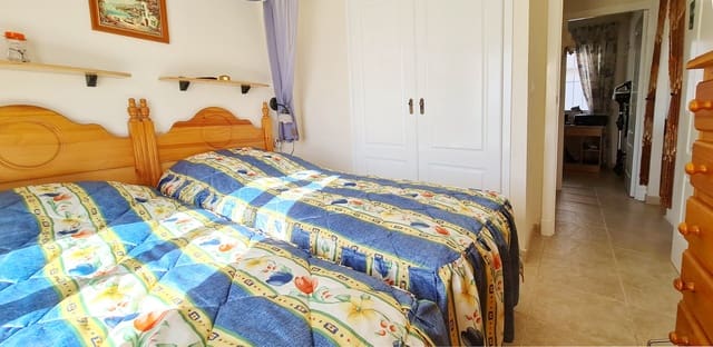 2 makuuhuone Omakotitalo myytävänä paikassa Aguas Nuevas, Torrevieja mukana uima-altaan 
autotalli - 219 900 € (Ref: 10085026)