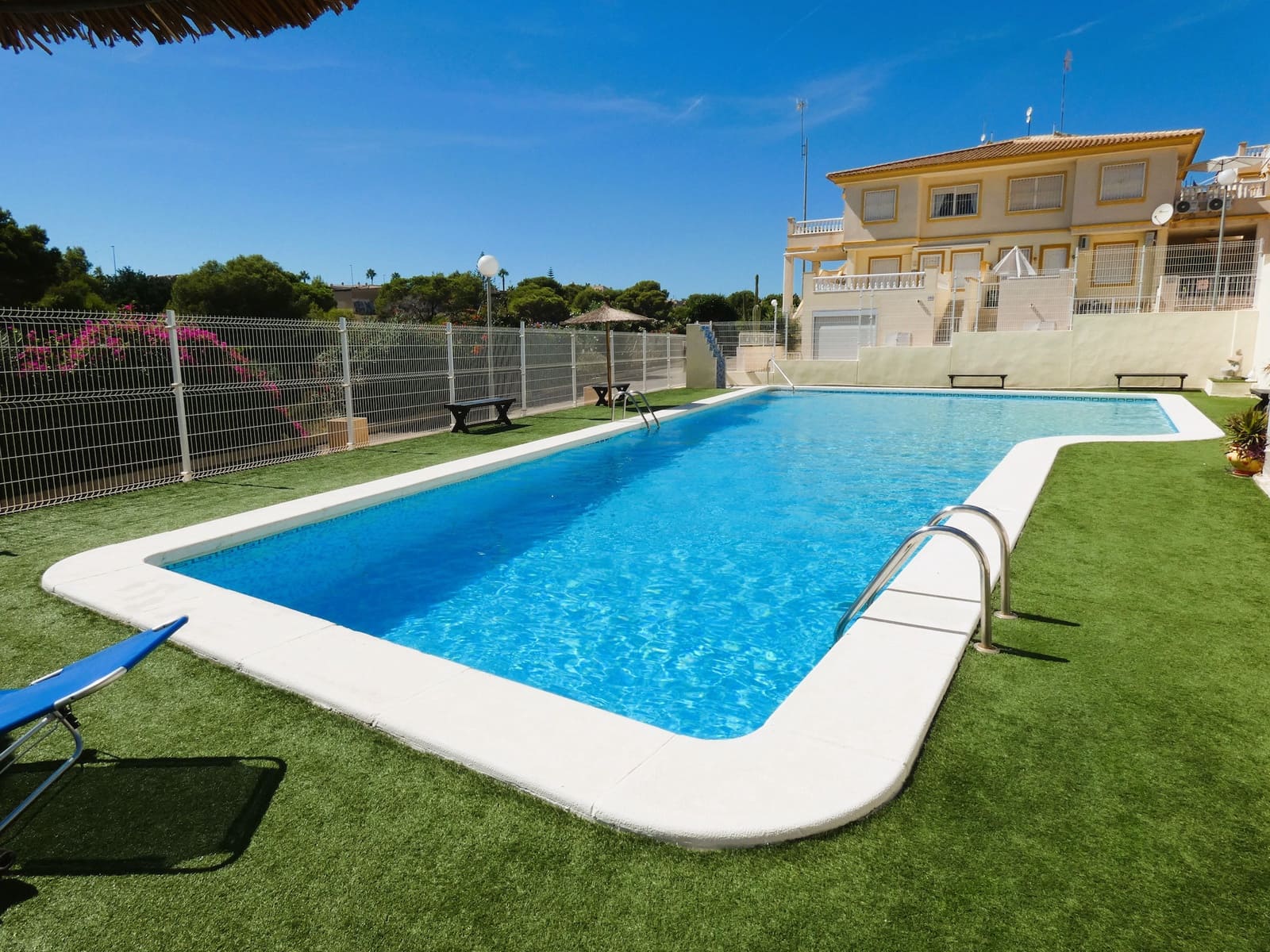 2 chambre Bungalow à vendre à Playa Flamenca avec piscine garage - 169 000 € (Ref: 10098804)