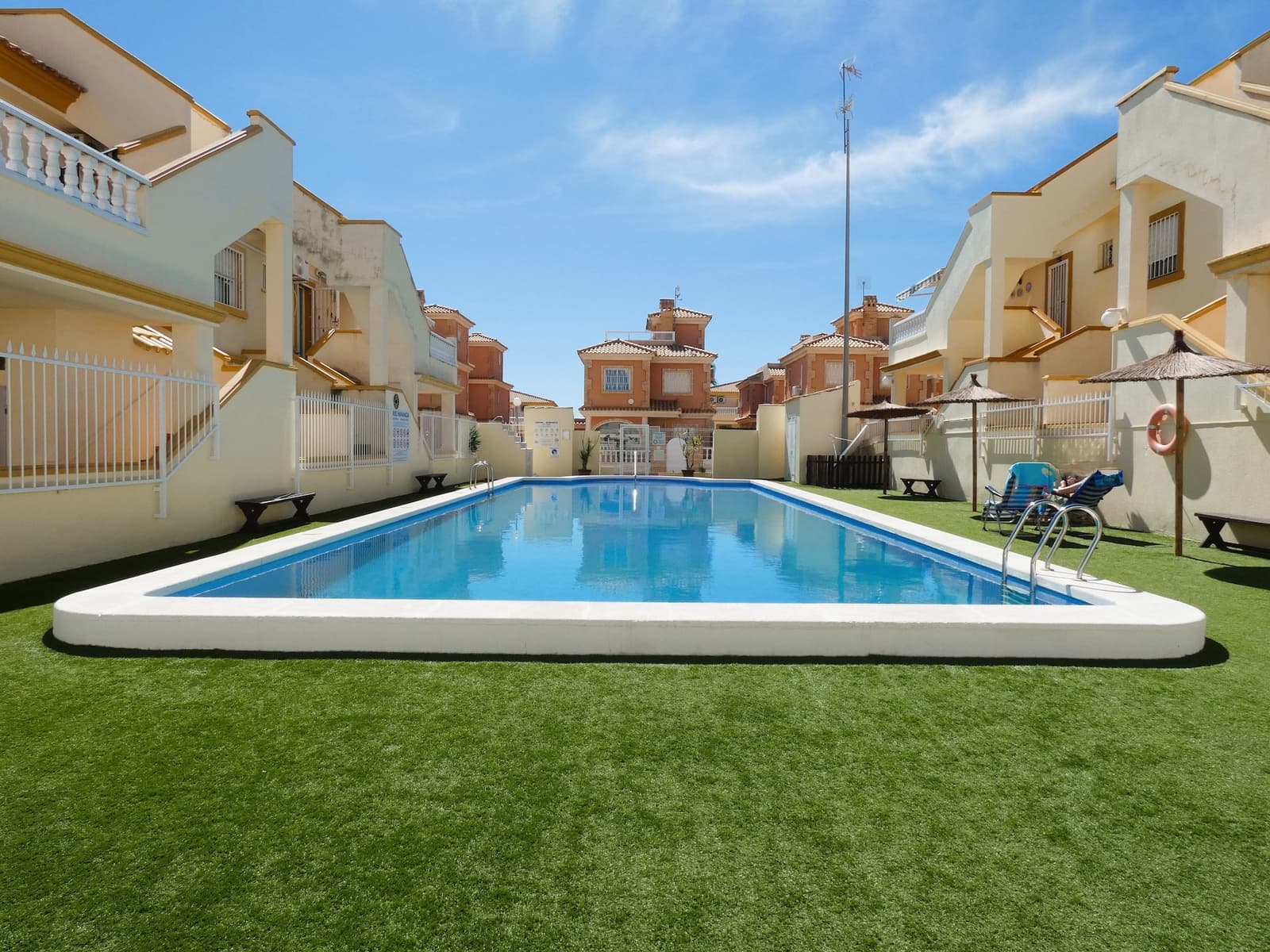 2 chambre Bungalow à vendre à Playa Flamenca avec piscine garage - 169 000 € (Ref: 10098804)