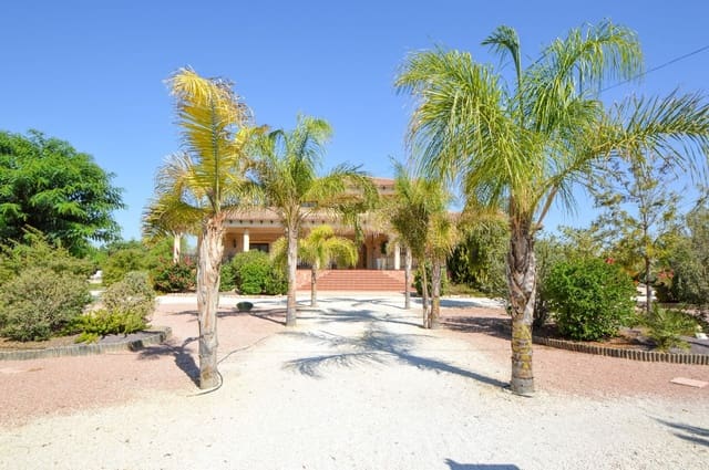5 bedroom Villa for sale in La Murada, Orihuela with pool garage - € 675,000 (Ref: 6307334)