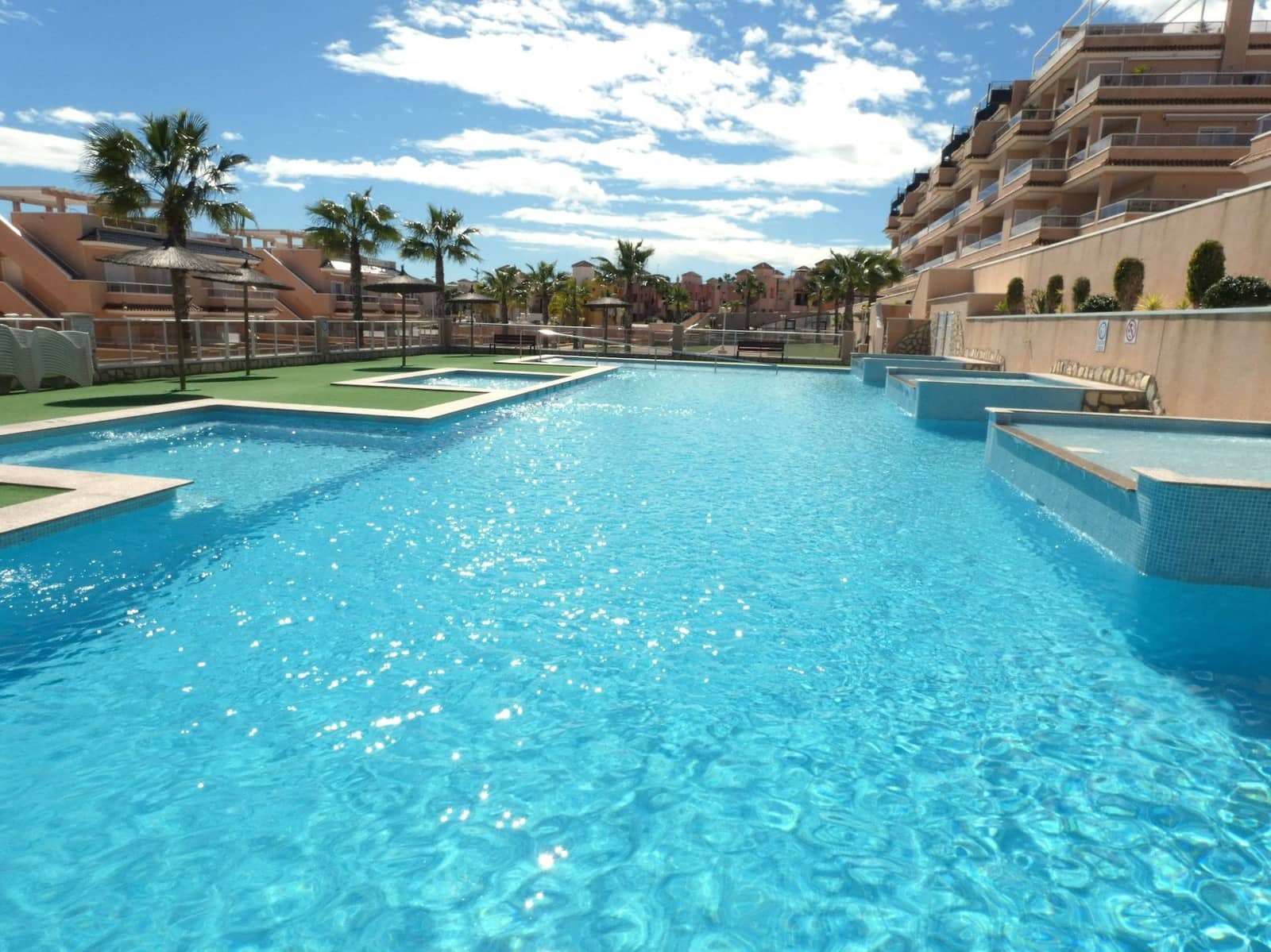 3 sovrum Lägenhet till salu i Punta Prima med pool garage - 339 000 € (Ref: 8887037)