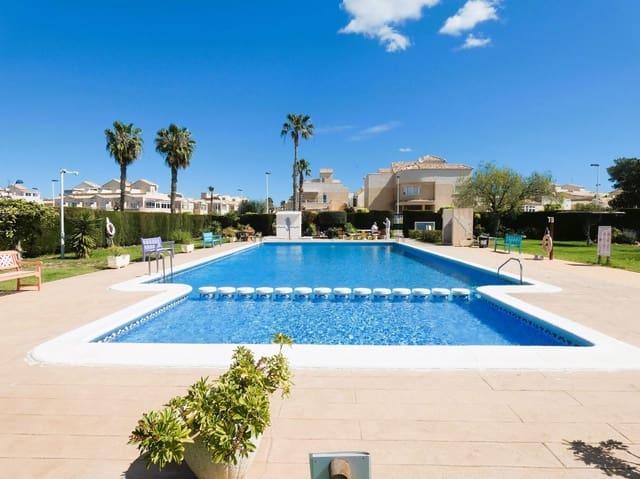 2 soverom Hus til salgs i El Chaparral - La Siesta - La Torreta, Torrevieja med svømmebasseng garasje - € 179 000 (Ref: 8940984)
