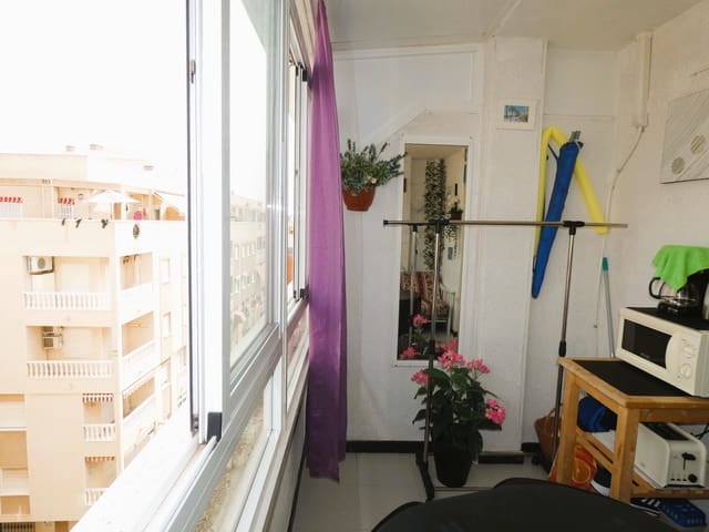 Apartamento de 2 habitaciones en Avenida Habaneras - Curva de Palangre, Torrevieja en venta - 110.000 € (Ref: 9203413)