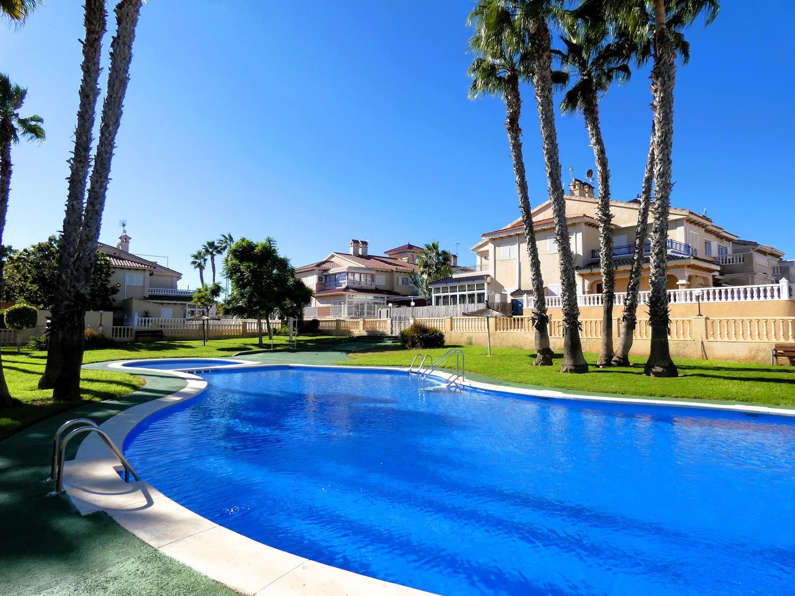 1 bedroom Apartment for sale in Playa Flamenca with pool - € 170,000 (Ref: 9383215)
