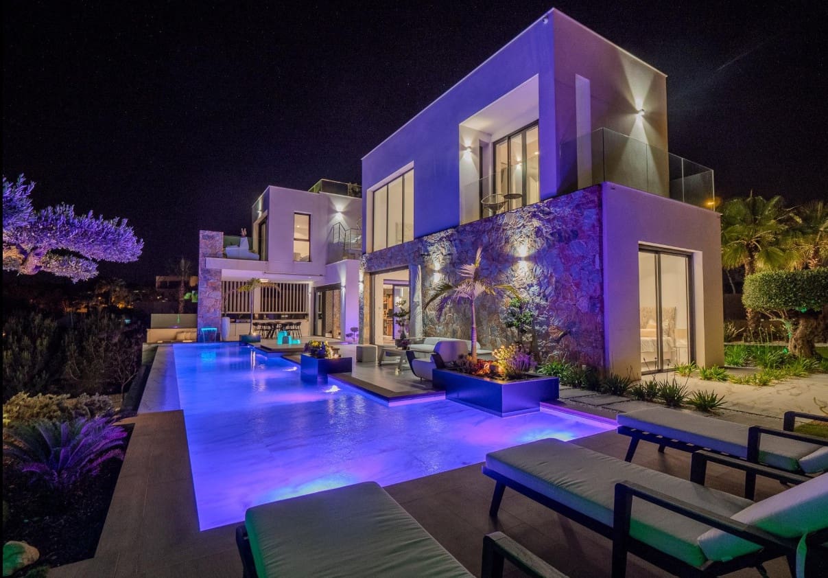 4 quarto Moradia para venda em Orihuela Costa com piscina garagem - 2 880 000 € (Ref: 9417735)