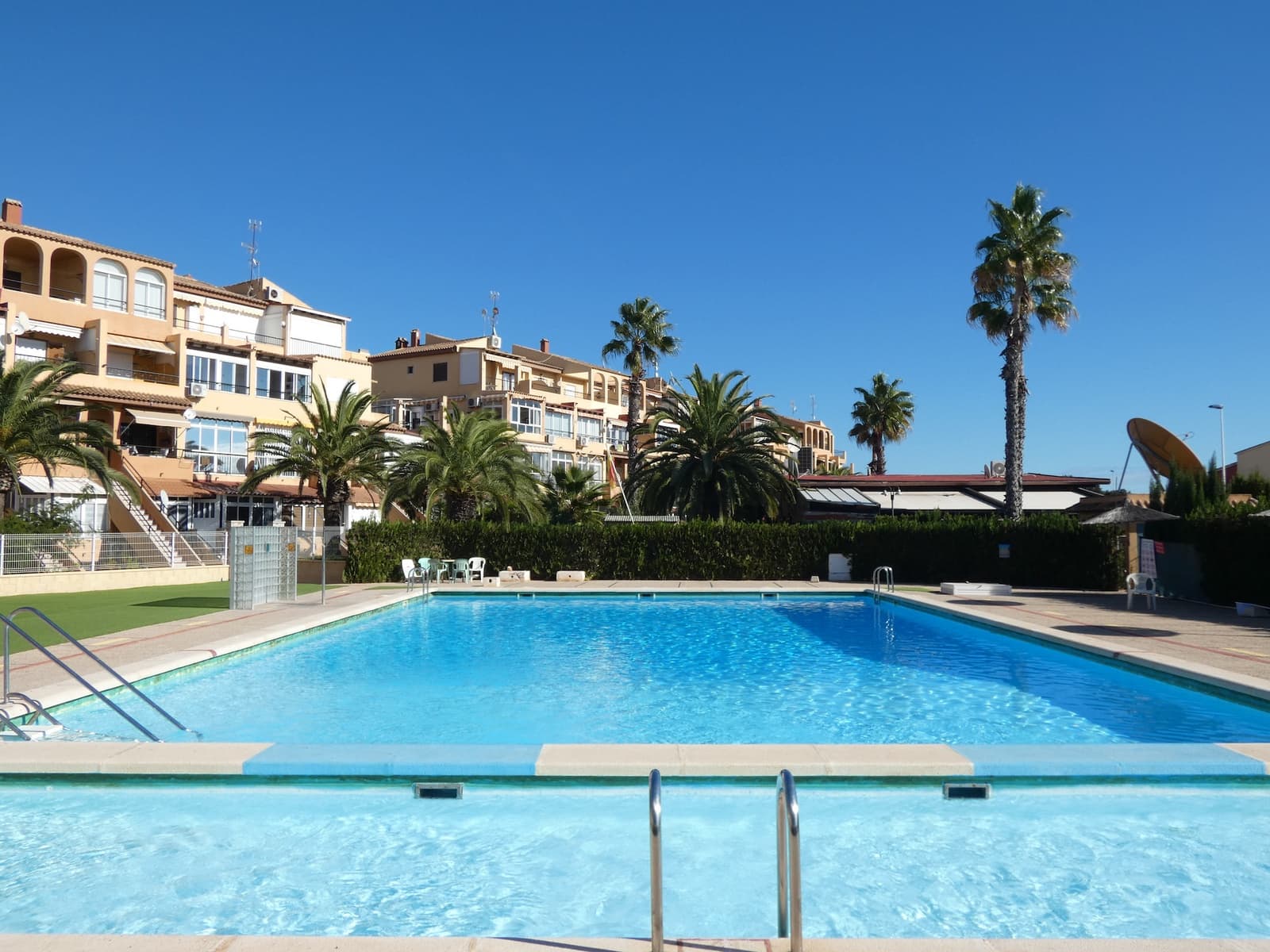 Apartamento de 3 habitaciones en La Mata en venta con piscina garaje - 179.000 € (Ref: 9438812)