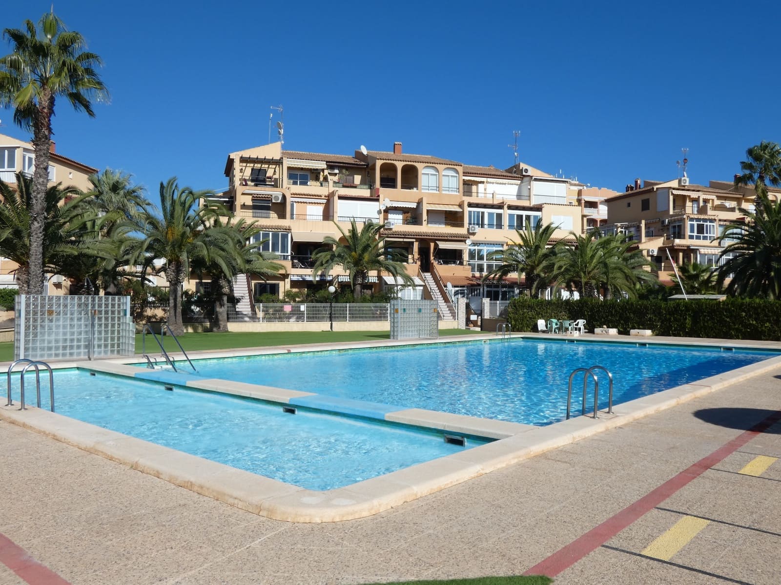 Apartamento de 3 habitaciones en La Mata en venta con piscina garaje - 179.000 € (Ref: 9438812)