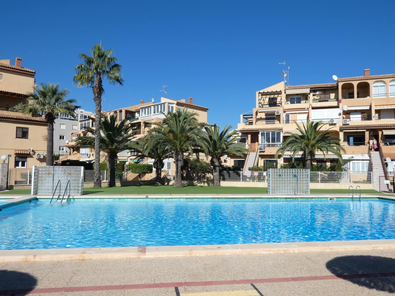 Apartamento de 3 habitaciones en La Mata en venta con piscina garaje - 179.000 € (Ref: 9438812)
