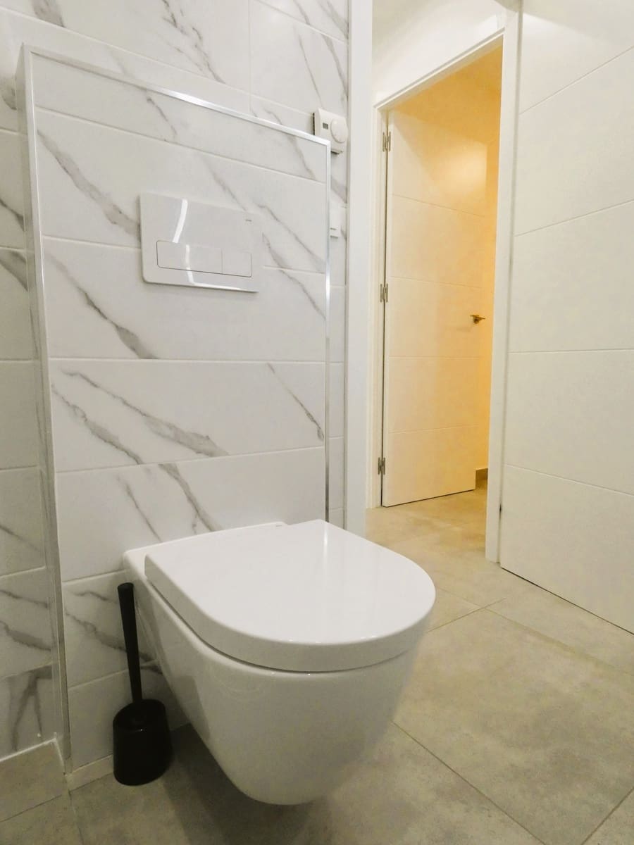 3 bedroom Apartment for sale in Torrevieja with pool - € 339,000 (Ref: 9444889)