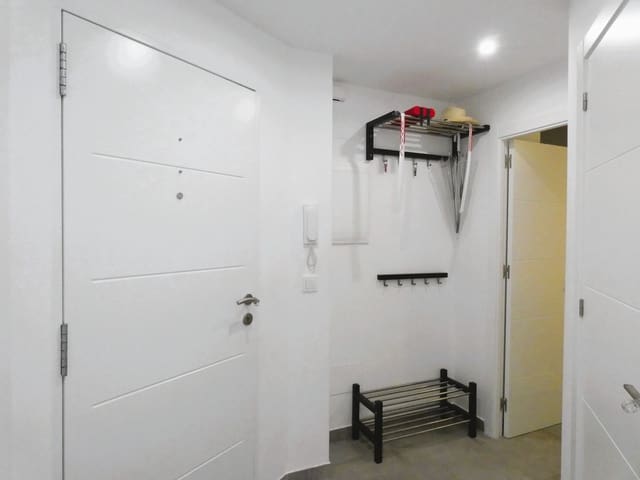3 soveværelse Lejlighed til salg i Playa de los Náufragos, Torrevieja med swimmingpool - € 339.000 (Ref: 9444889)