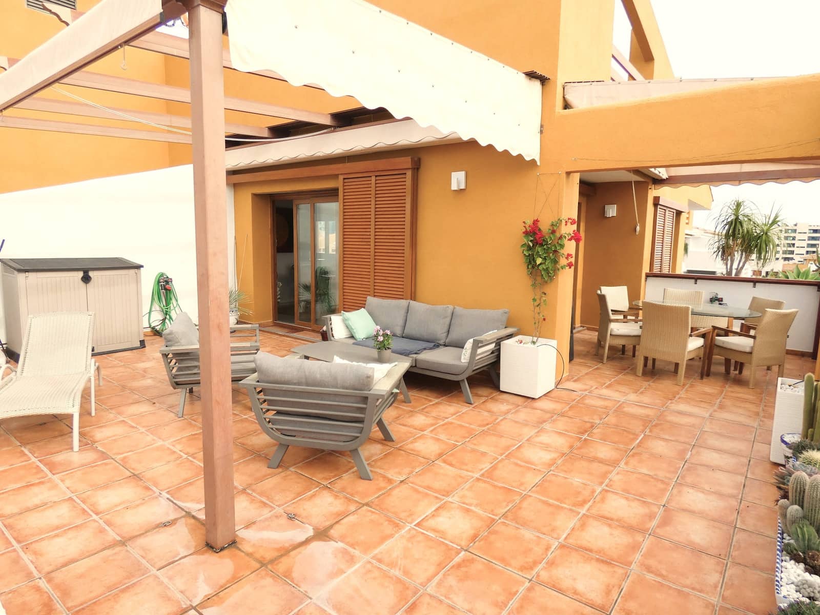 2 soverom Leilighet til salgs i Punta Prima med svømmebasseng garasje - € 375 000 (Ref: 9522853)