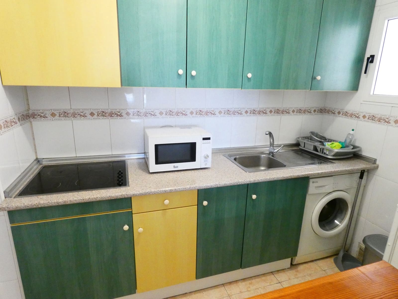 2 makuuhuone Huoneisto myytävänä paikassa Torrevieja mukana uima-altaan - 148 500 € (Ref: 9539605)