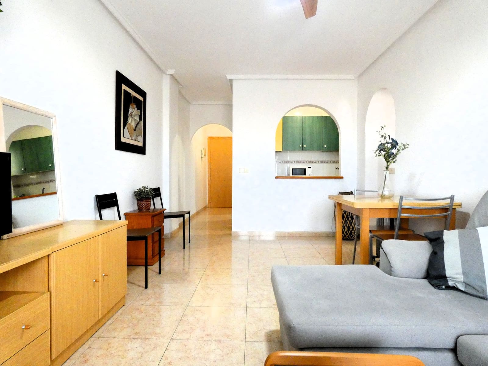 2 makuuhuone Huoneisto myytävänä paikassa Torrevieja mukana uima-altaan - 148 500 € (Ref: 9539605)