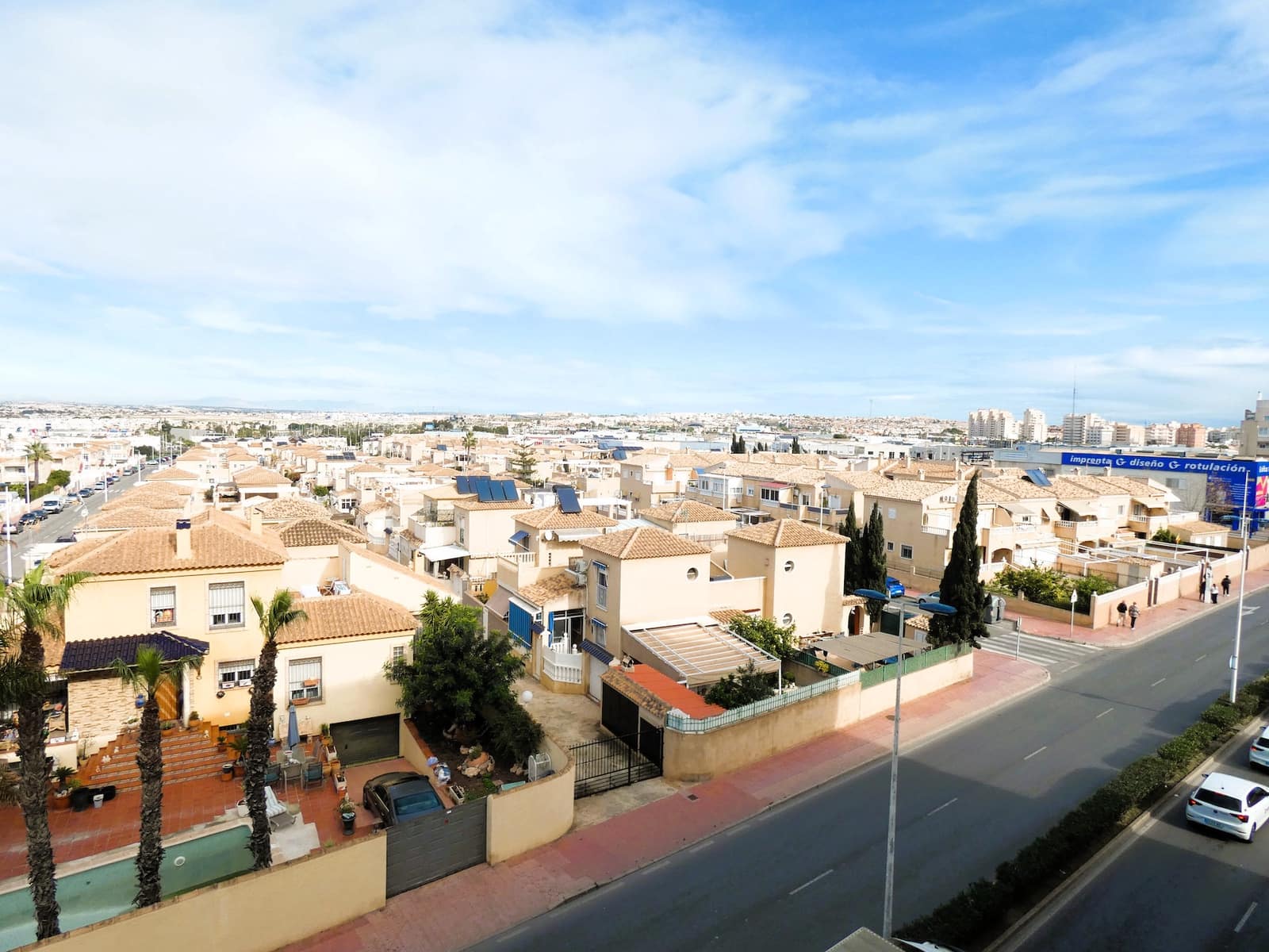 2 makuuhuone Huoneisto myytävänä paikassa Torrevieja mukana uima-altaan - 148 500 € (Ref: 9539605)